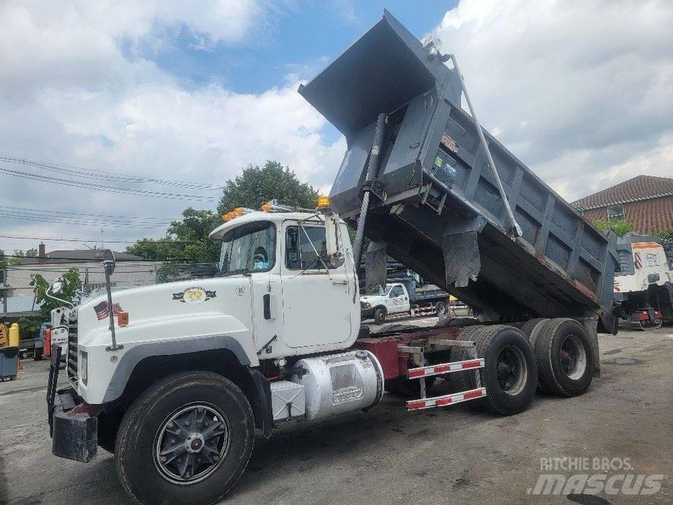 Mack RD 690 SX Camiones bañeras basculantes o volquetes