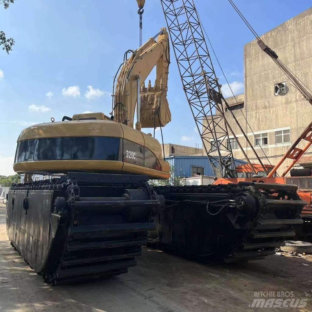 CAT 320 C Excavadoras anfibio