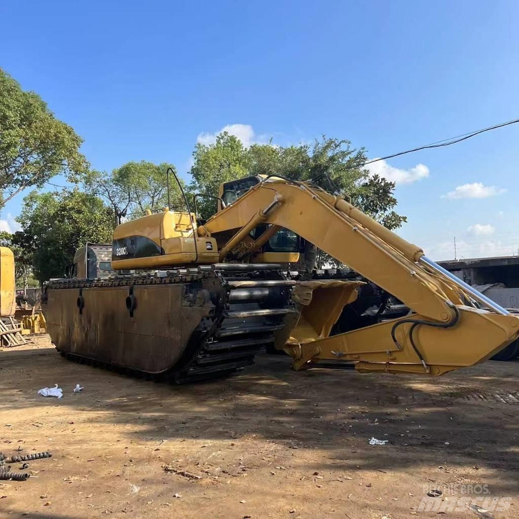 CAT 320 C Excavadoras anfibio