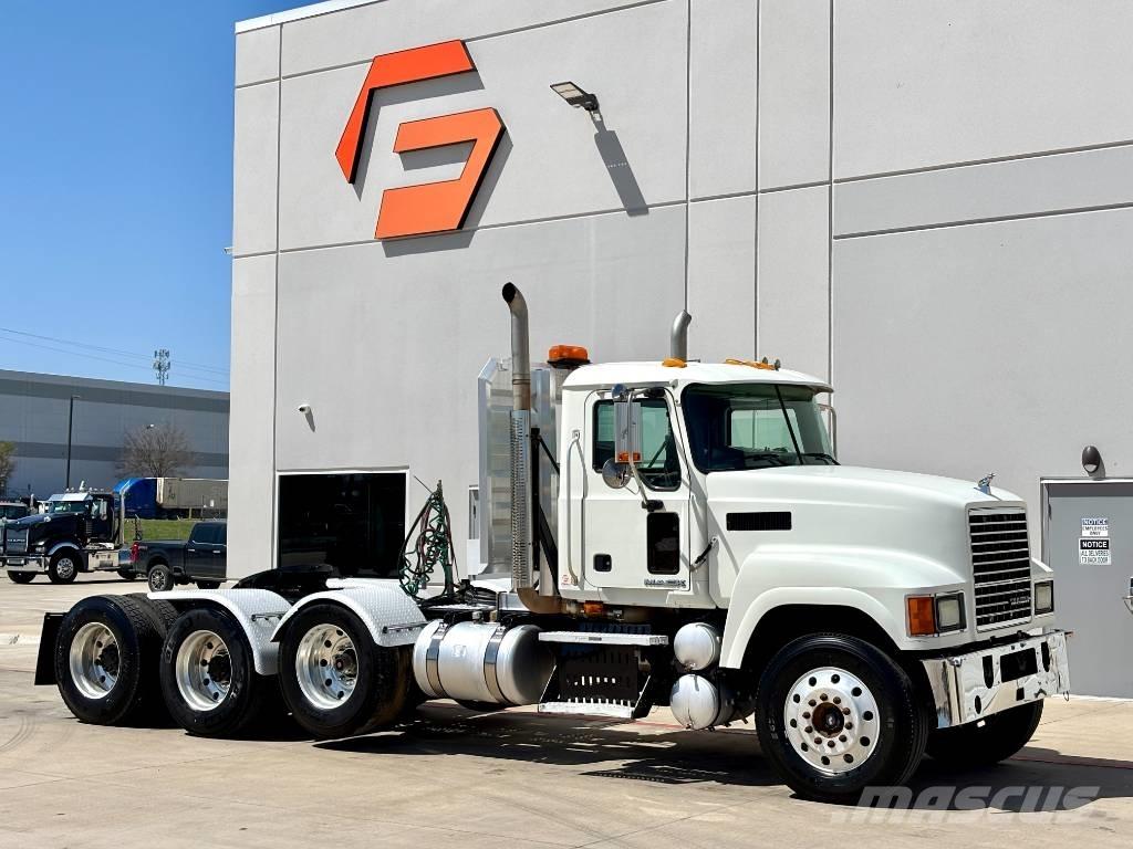 Mack CHU 613 Cabezas tractoras