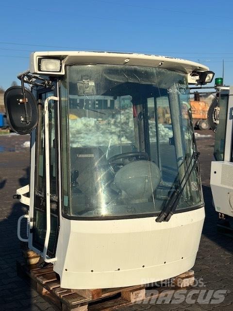 Liebherr L 538 CAB Cabinas e interior