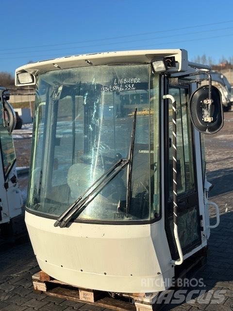Liebherr L 538 CAB Cabinas e interior