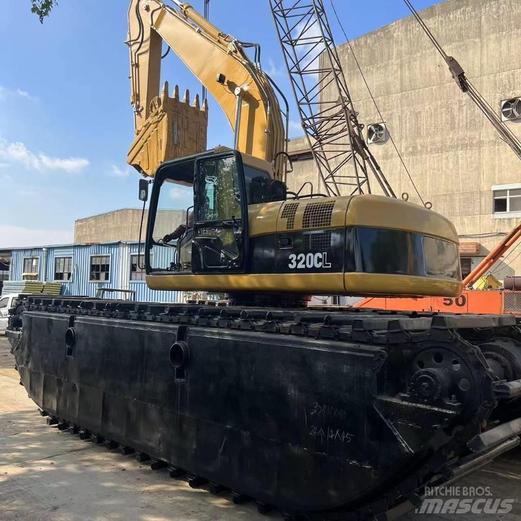 CAT 320 C Excavadoras anfibio