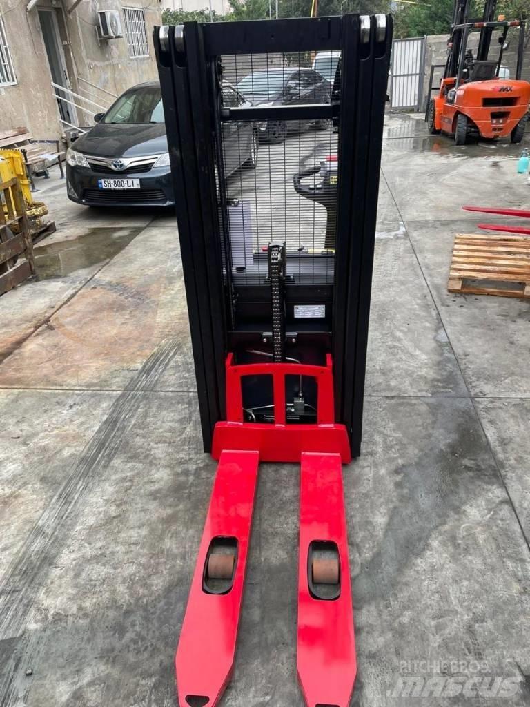 Hyster S 1.2 Apiladores eléctricos