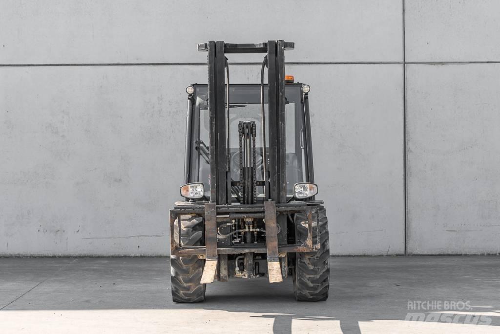 Manitou MC 25-4 Carretillas diesel