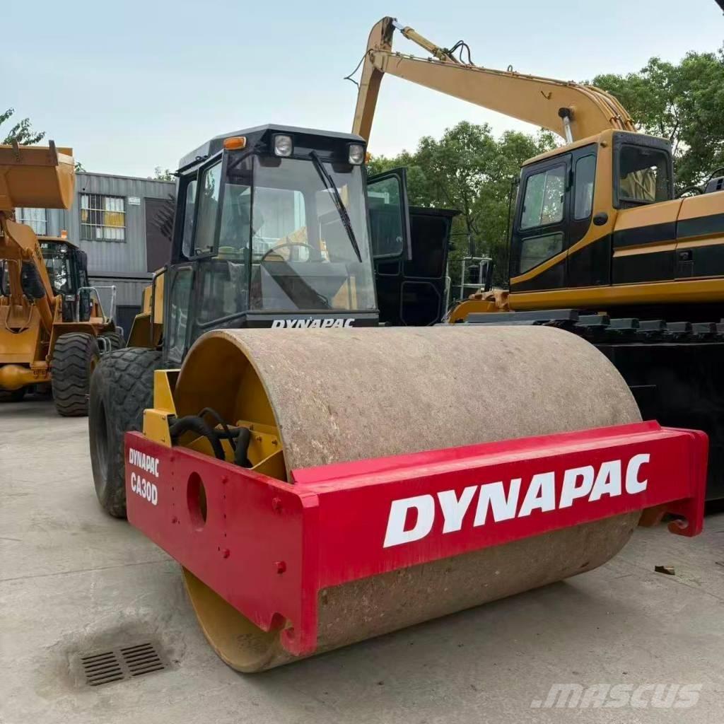 Dynapac CA 30 D Rodillos de un solo tambor