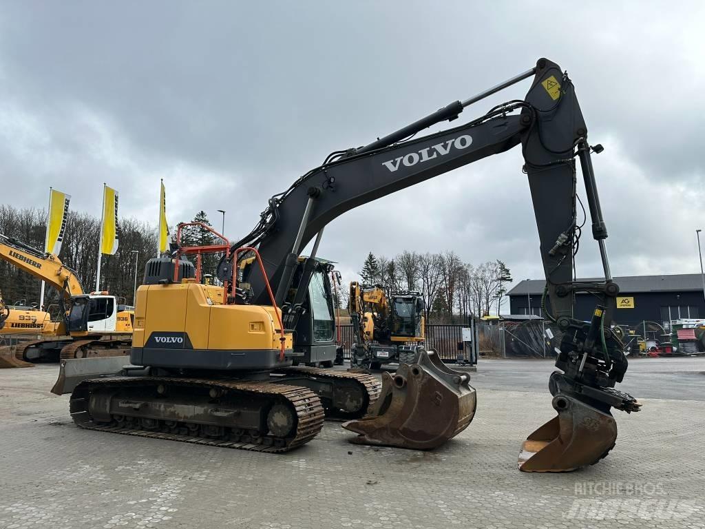 Volvo ECR 235 E LC Excavadoras de cadenas