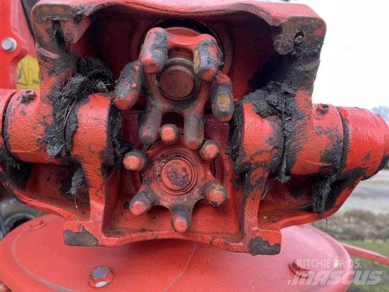 Kuhn GF 13002 Rastrillos y henificadores