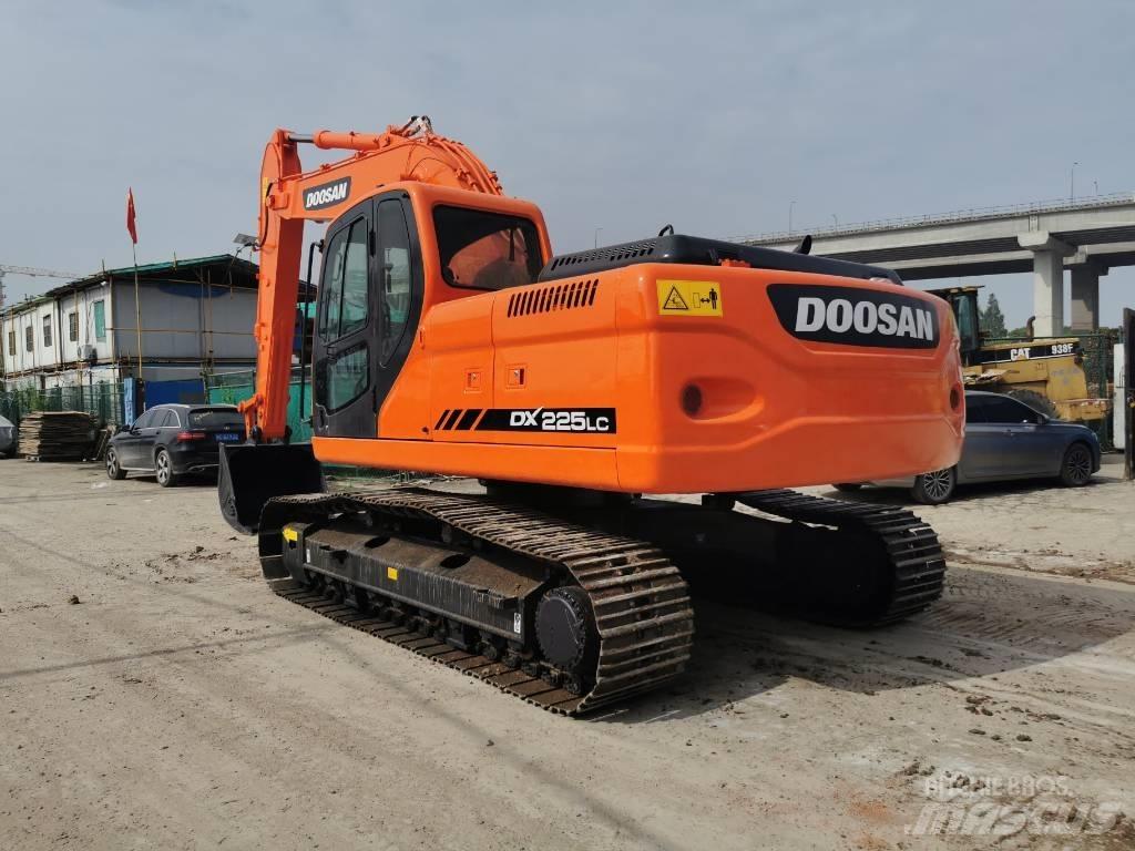 Doosan DX 225 LC Mini excavadoras < 7t