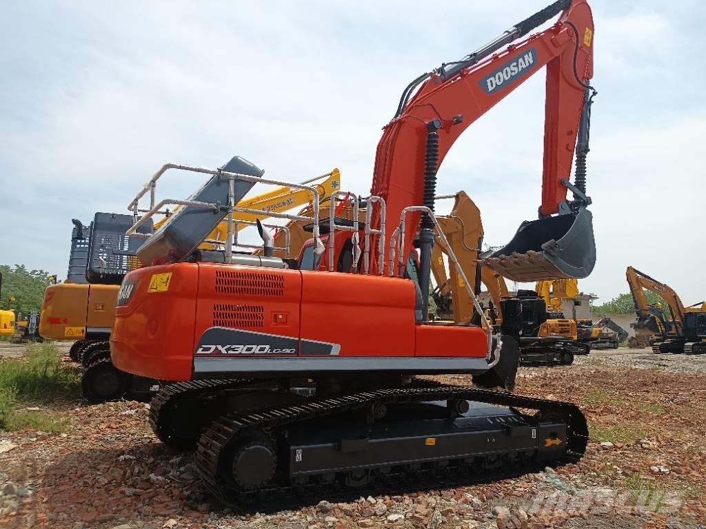 Doosan DX 300 Excavadoras de cadenas