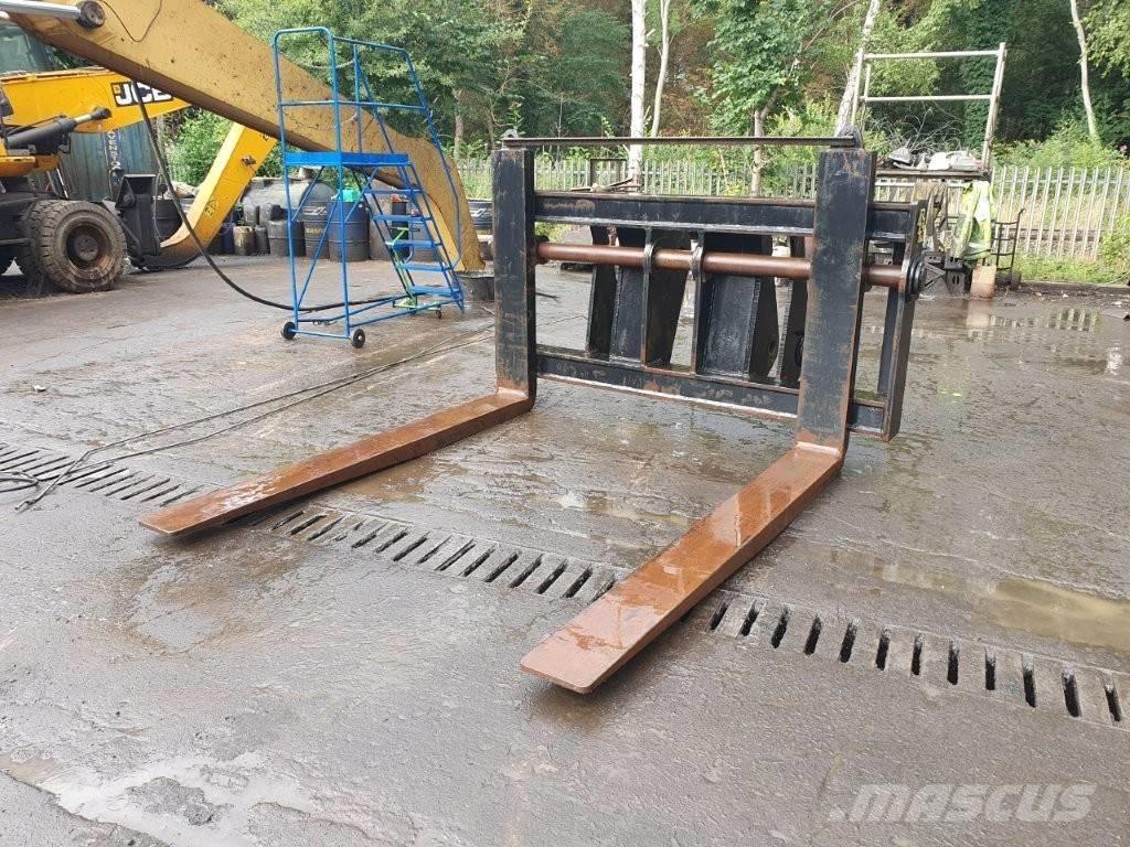 Volvo L 220 D Uñas para carretilla