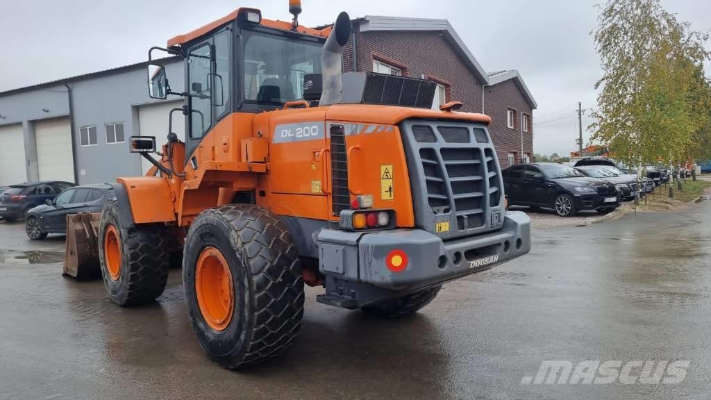 Doosan DL 200-3 Cargadoras sobre ruedas