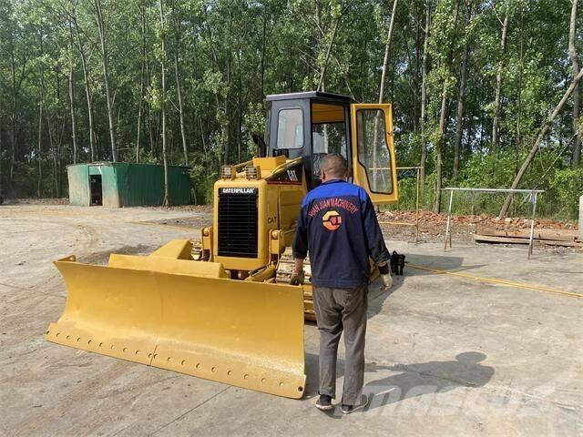 CAT D5G Buldozer sobre oruga