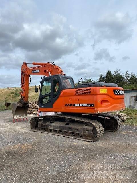 Doosan DX 225 NLC Excavadoras de cadenas