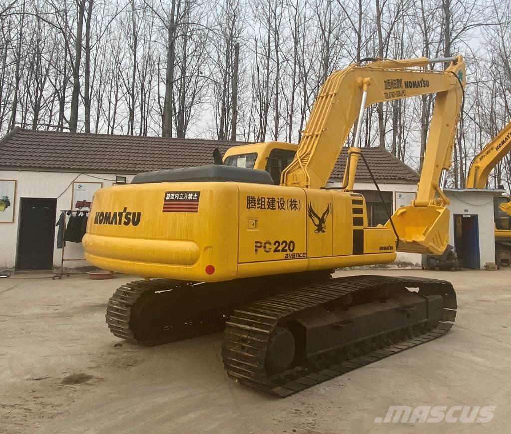 Komatsu PC 220-8 Excavadoras de cadenas