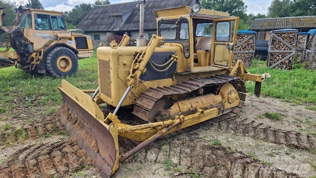 CAT D 4 D Buldozer sobre oruga