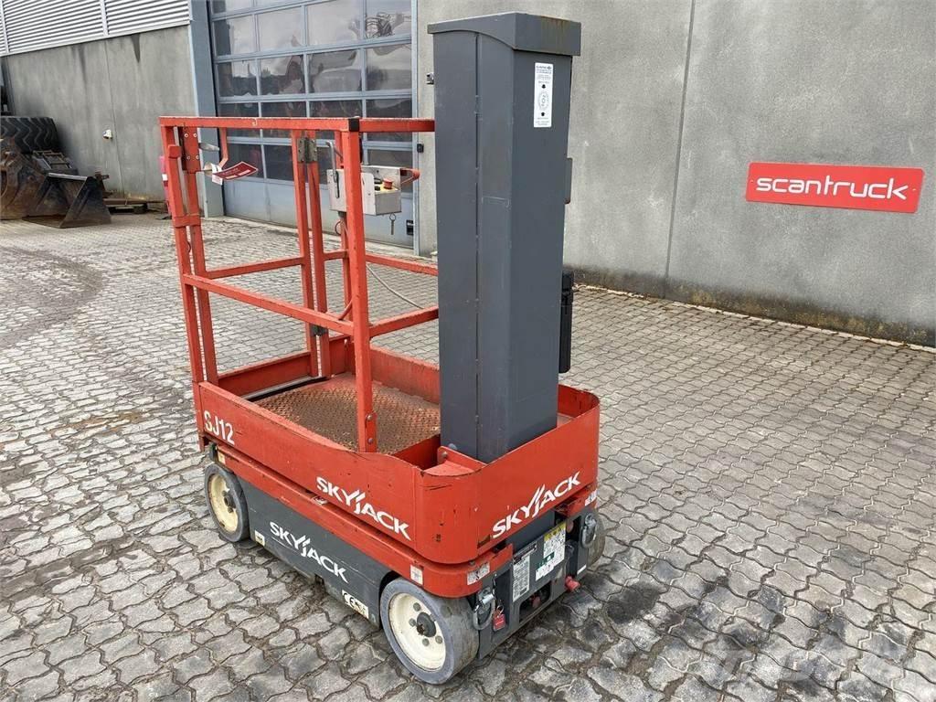 SkyJack SJ12 Ascensores de personal y montacargas de acceso