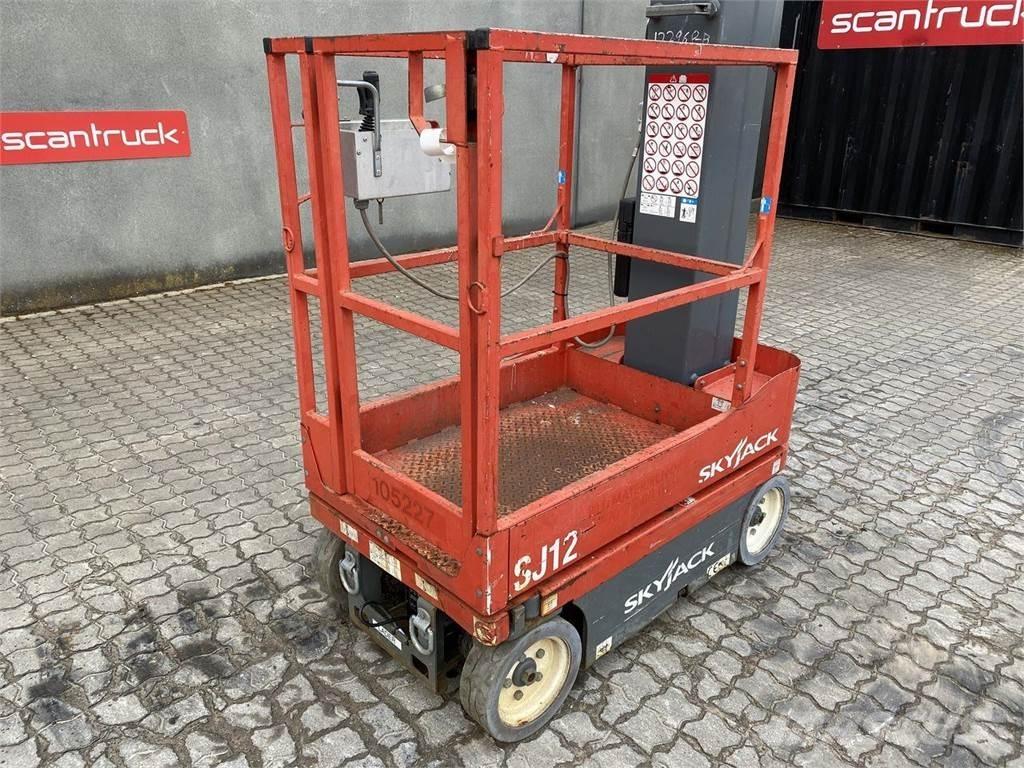 SkyJack SJ12 Ascensores de personal y montacargas de acceso