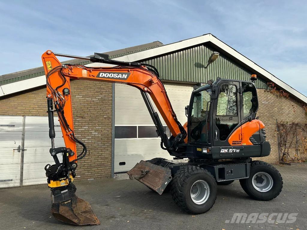 Doosan DX57W-7 Excavadoras de ruedas