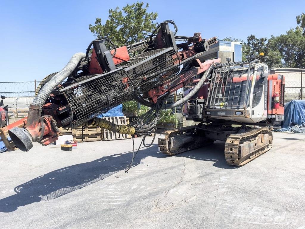 Sandvik DX 800 Perforadoras de superficie