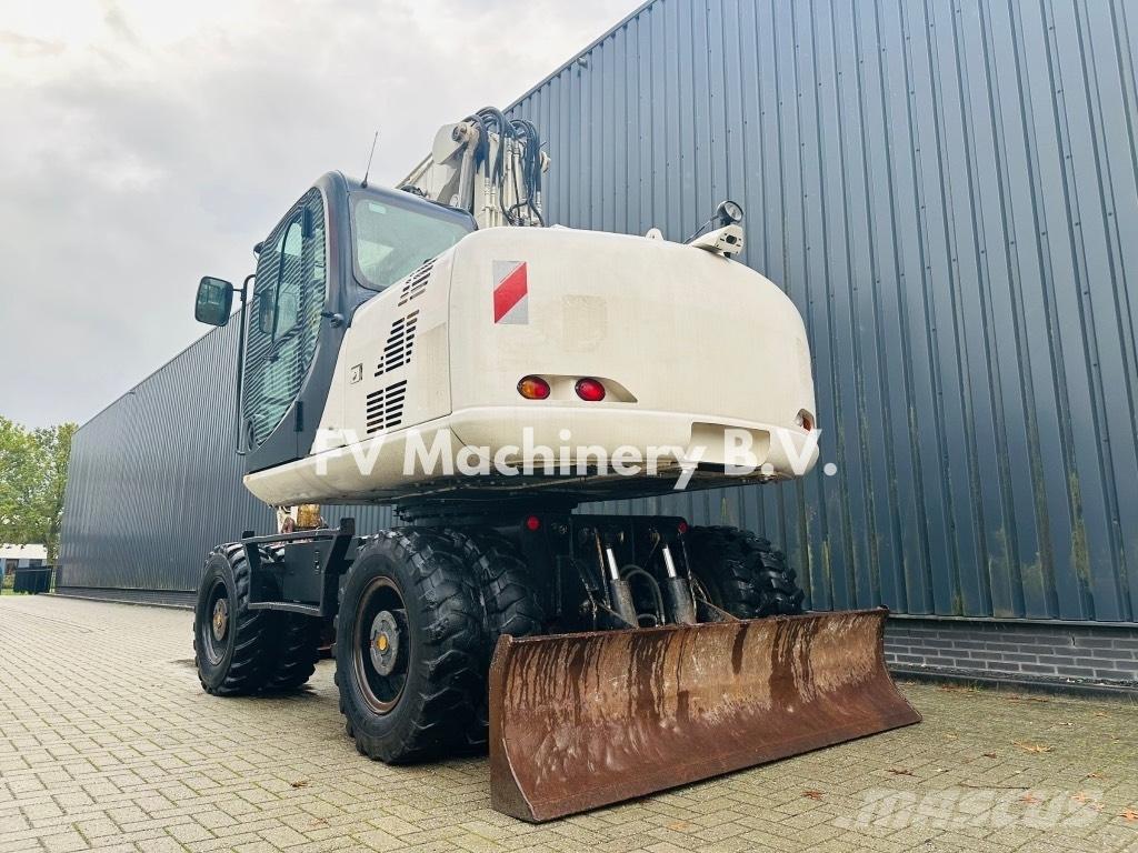 JCB JS 145 W Excavadoras de ruedas