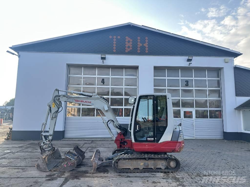 Takeuchi TB 235 Mini excavadoras < 7t