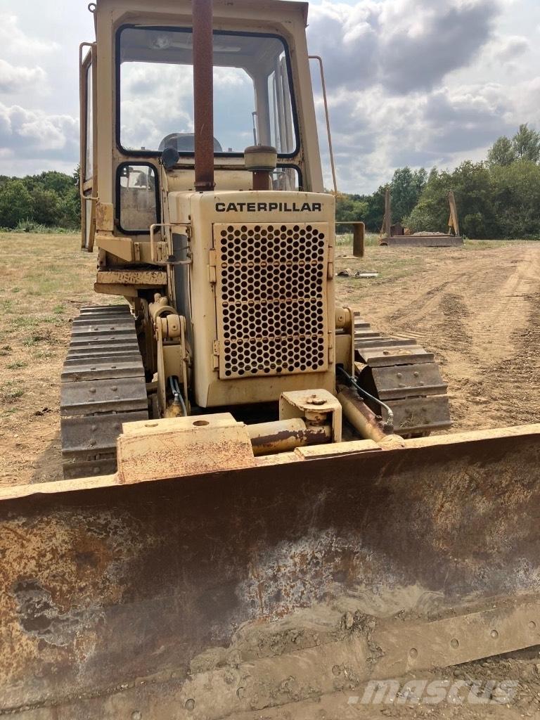 CAT D 3 B Buldozer sobre oruga