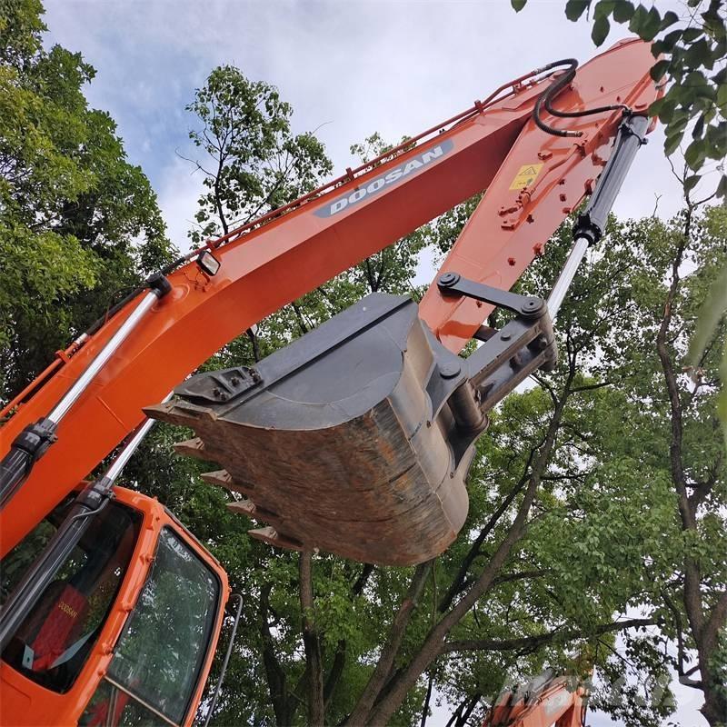 Doosan DX 225 LC Excavadoras de cadenas