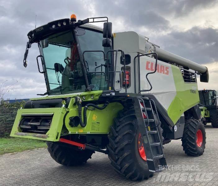 CLAAS TRION 530 Cosechadoras combinadas