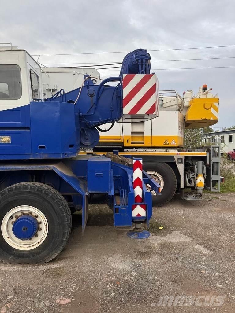 Tadano AR 300E Camiones grúa