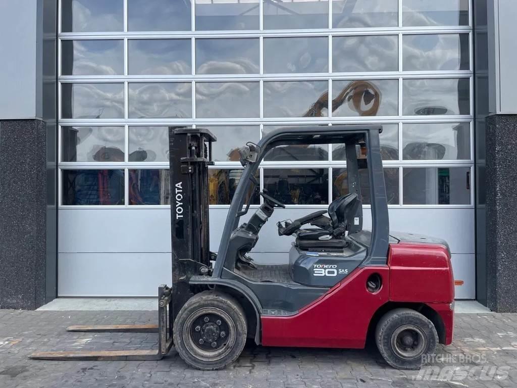 Toyota 02-8DF30 Otras carretillas elevadoras