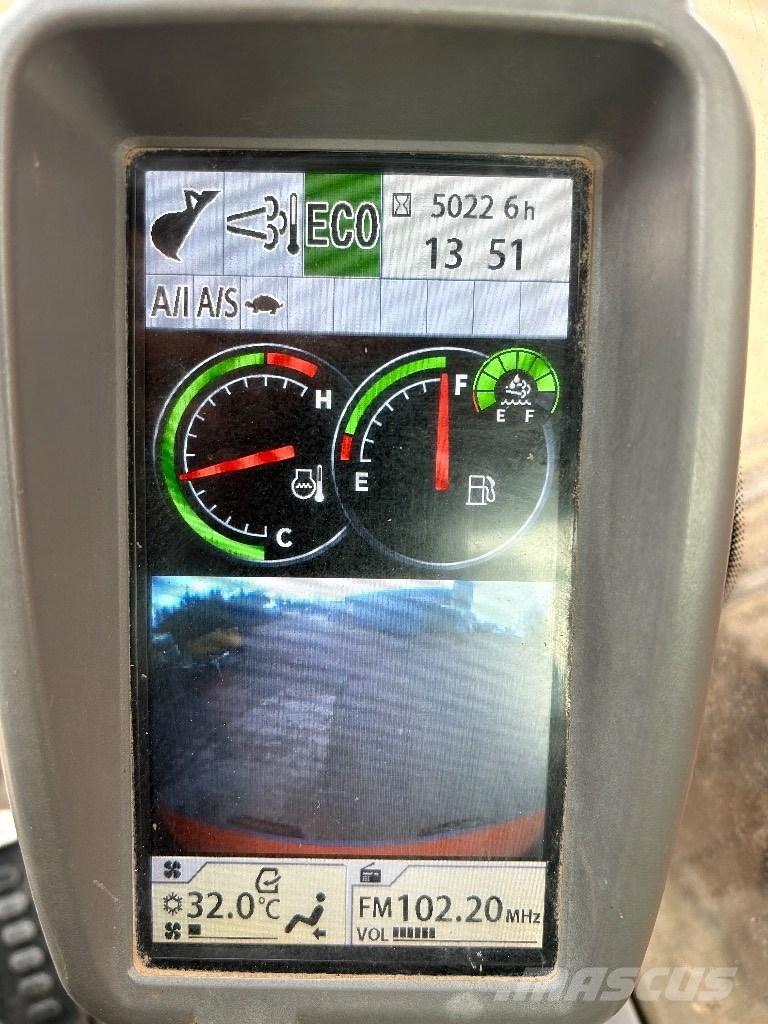 Hitachi ZX 135 US-6 Excavadoras de cadenas