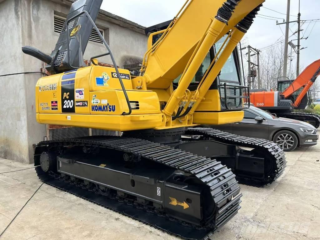 Komatsu 200 Excavadoras de cadenas