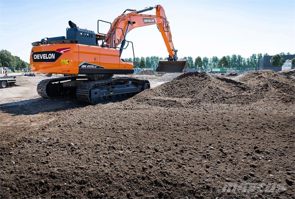 Develon DX225LC-7 Excavadoras de cadenas