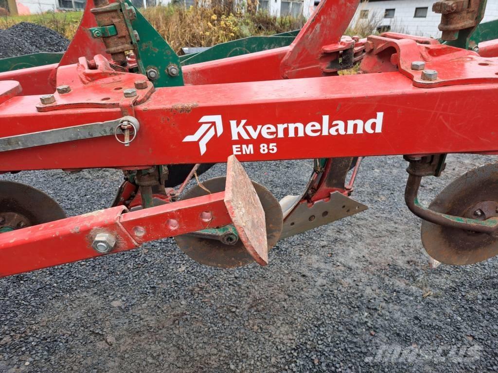 Kverneland EM 85 Arados reversibles suspendidos