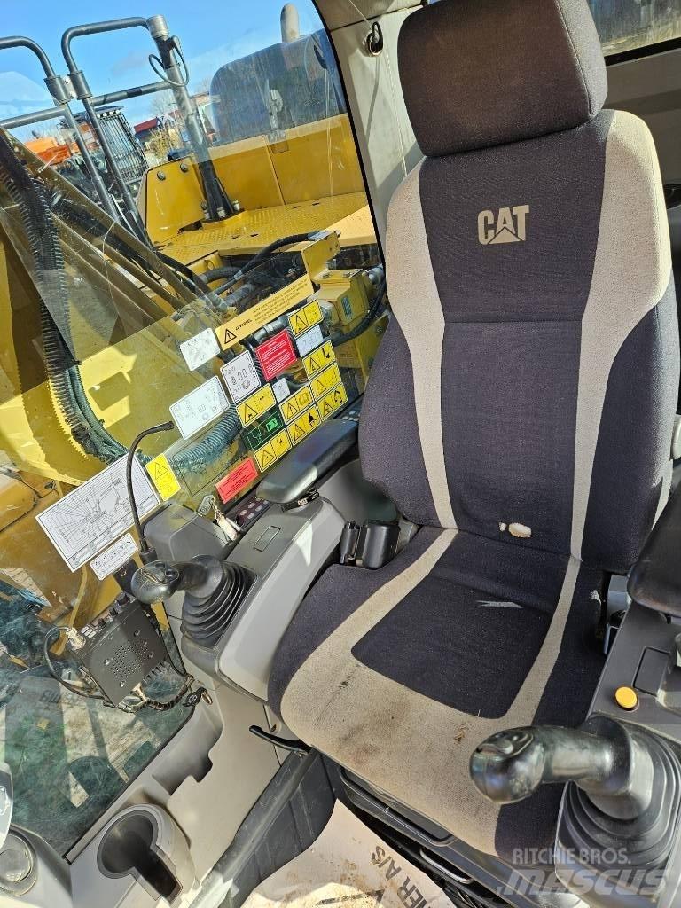 CAT 326 F L Excavadoras de cadenas