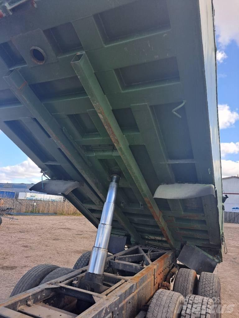 Maansiirtokärry Sisu Otros remolques