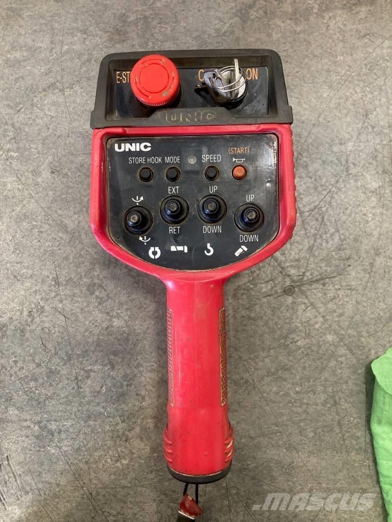 Unic URW-295 Minigrúas