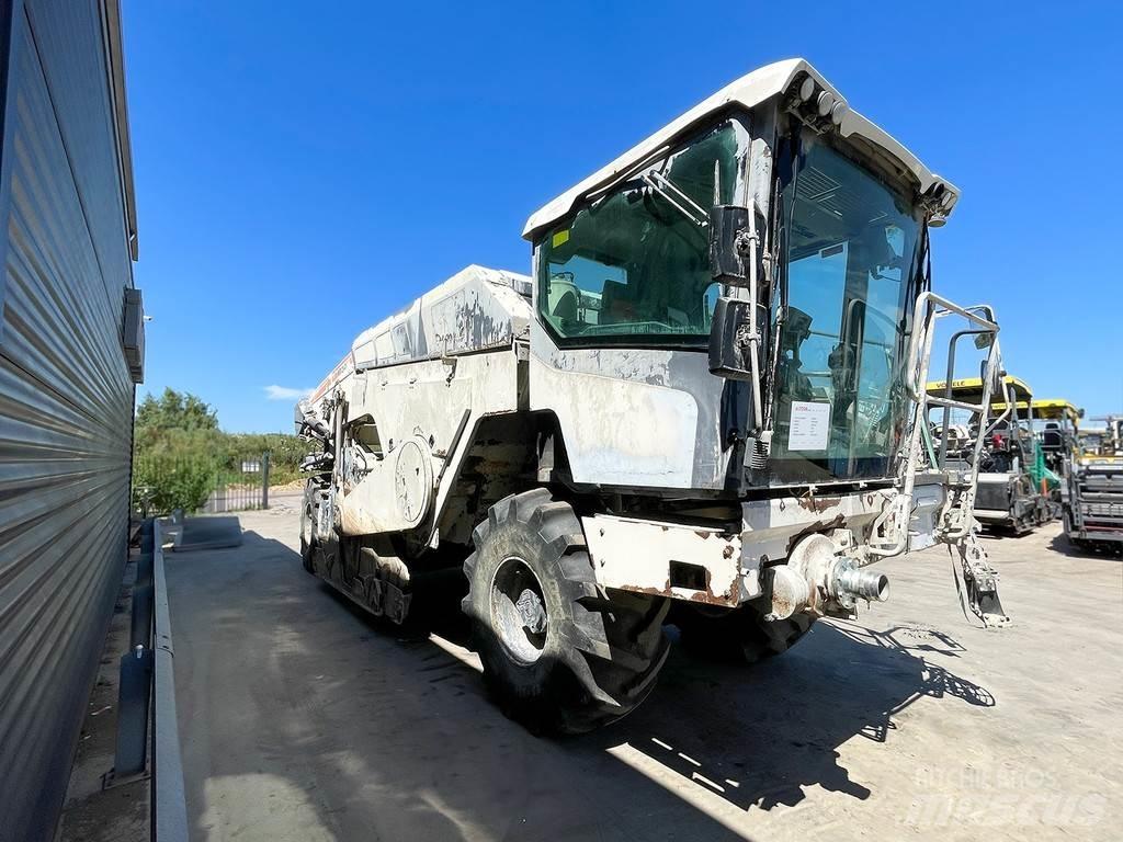 Wirtgen WR 240I Equipos para la estabilización de suelos y reciclaje de asfalto