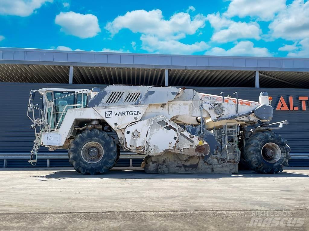 Wirtgen WR 240I Equipos para la estabilización de suelos y reciclaje de asfalto