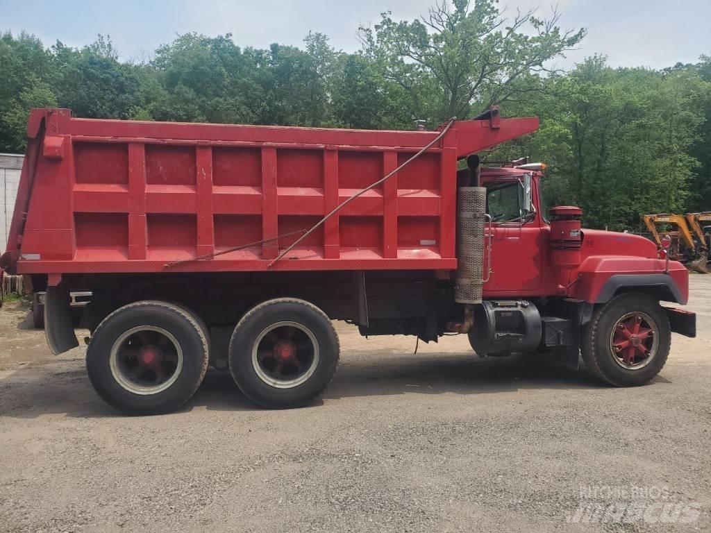 Mack RD 690 SX Camiones bañeras basculantes o volquetes
