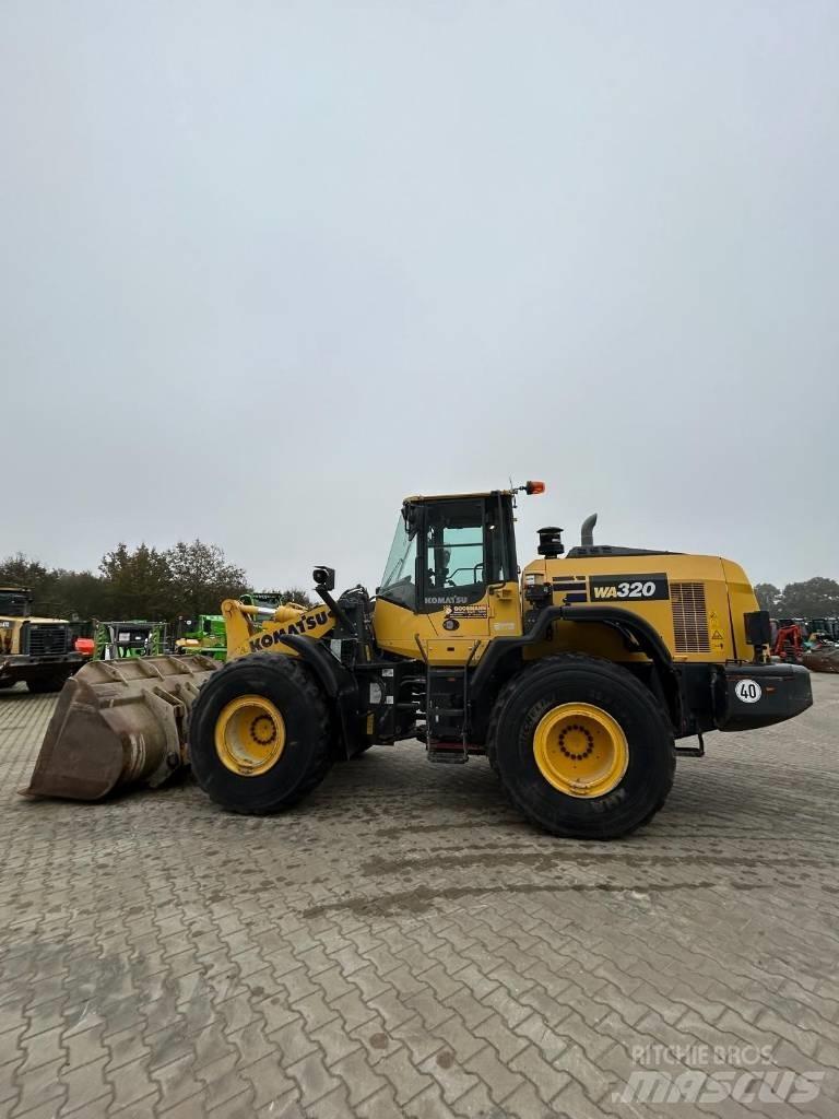 Komatsu WA 320 Cargadoras sobre ruedas