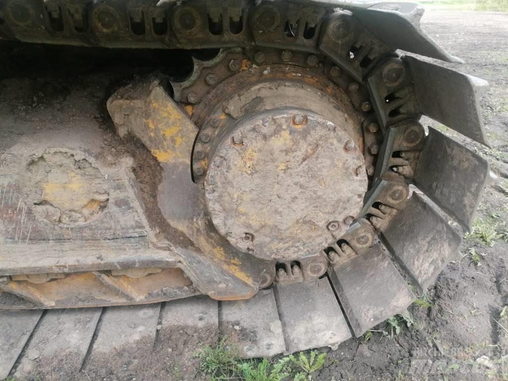 Komatsu 51PX Buldozer sobre oruga