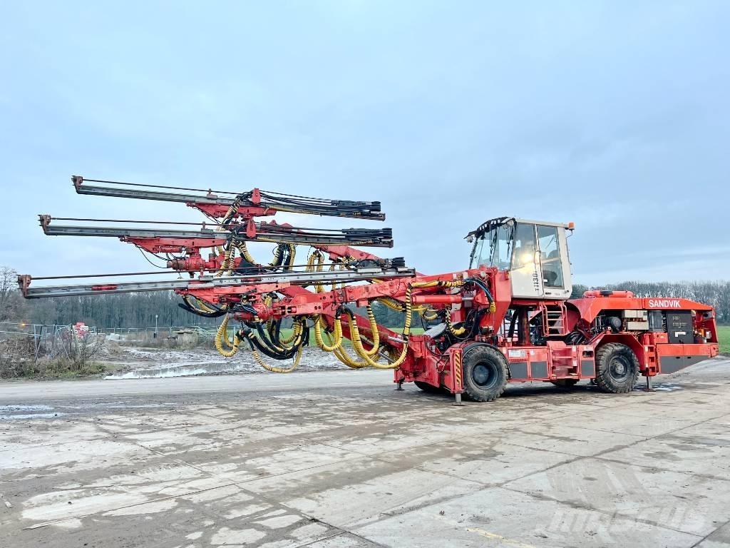 Sandvik DT1130i Perforadores de túneles y minería subterránea