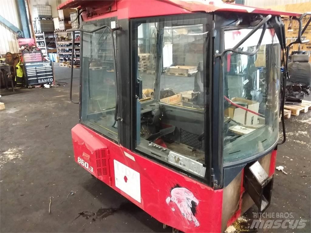 Valmet 860.3 Cabinas e interior