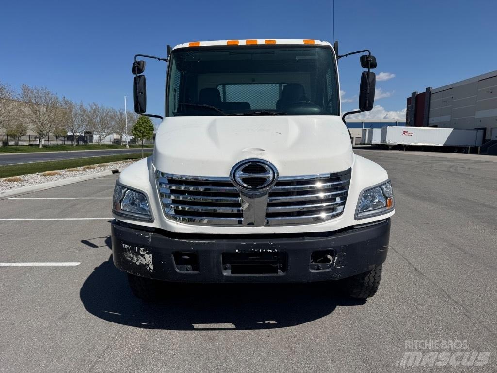 Hino 268 Camiones plataforma