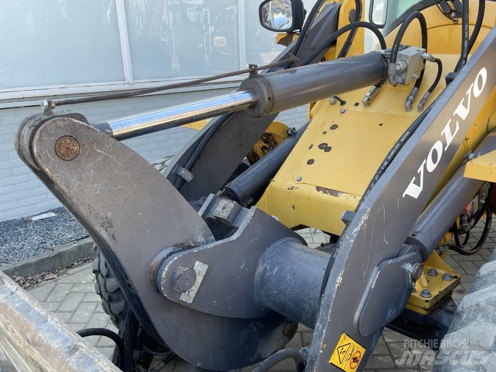 Volvo L 30 G     2018     CE Cargadoras sobre ruedas