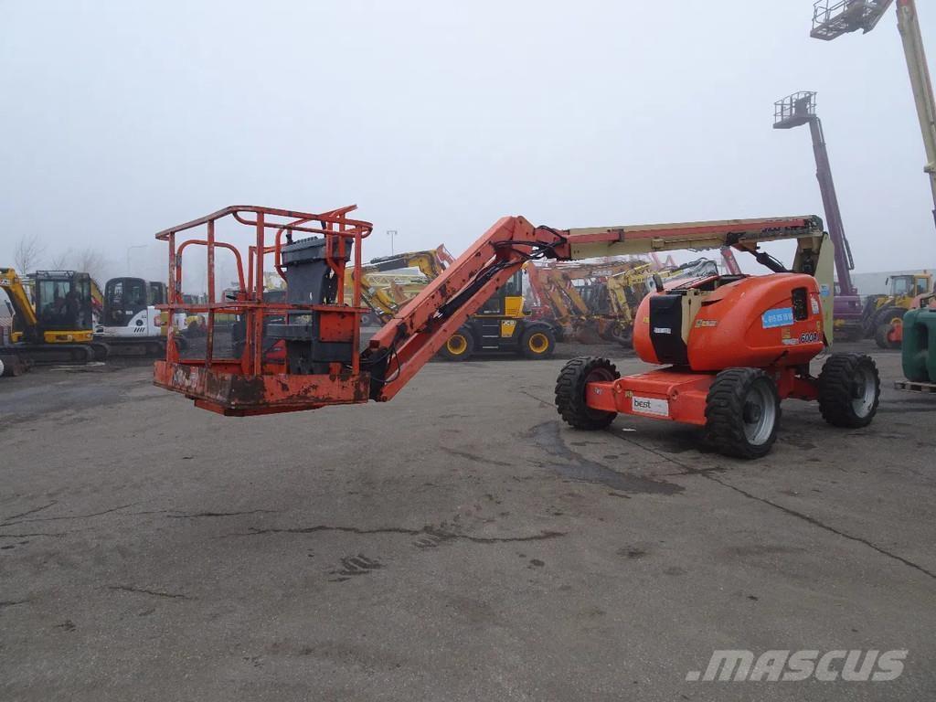 JLG 600AJ Plataforma de trabajo articulada