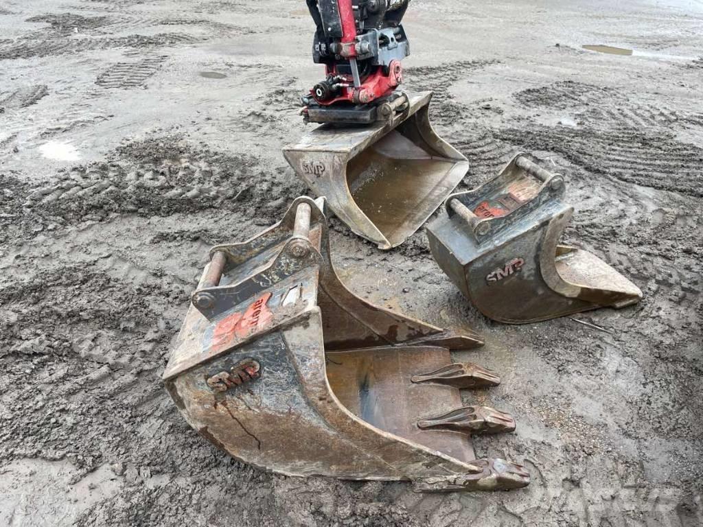 Takeuchi TB 240 Mini excavadoras < 7t