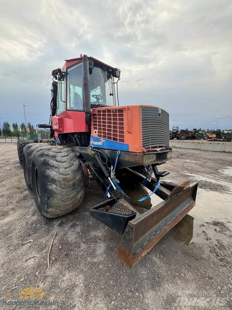 Valmet 890.2 Autocargadoras